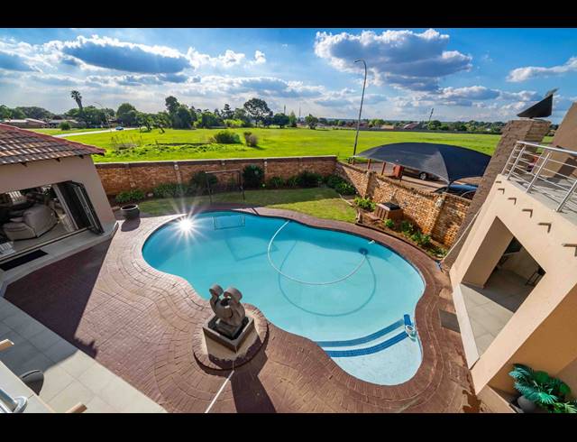 4 BEDROOM FREESTANDING FOR SALE IN SUNAIR PARK